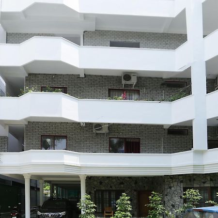Heaven Gardens Hotel Kochi Luaran gambar