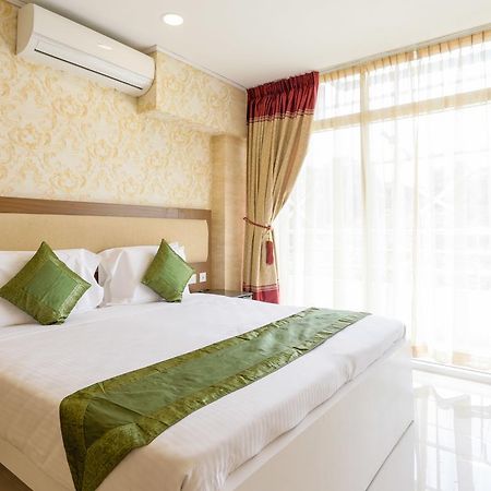 Heaven Gardens Hotel Kochi Luaran gambar