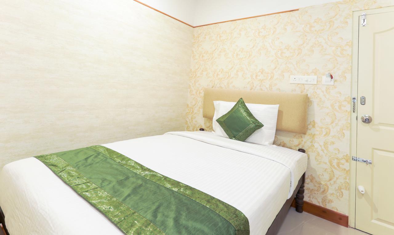 Heaven Gardens Hotel Kochi Luaran gambar
