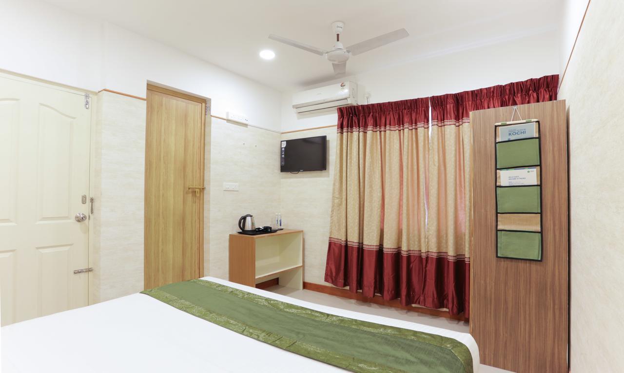 Heaven Gardens Hotel Kochi Luaran gambar