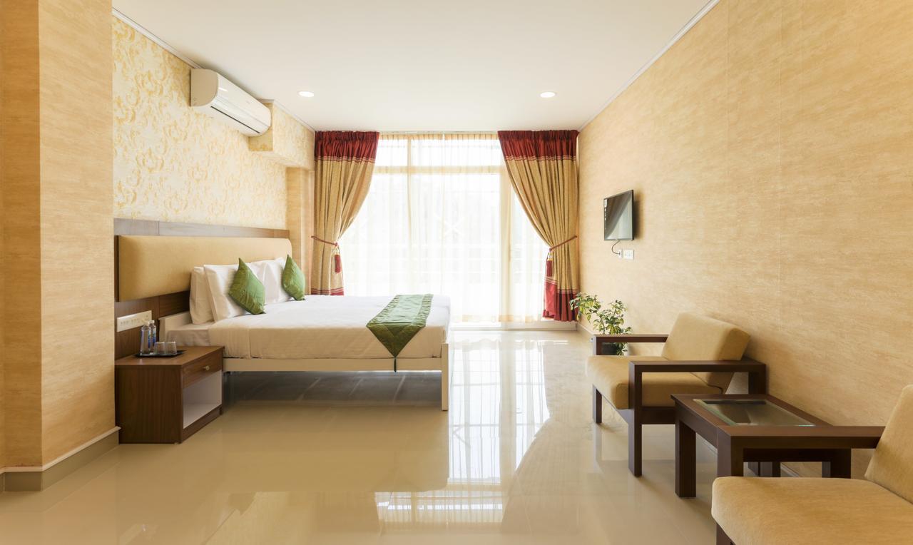 Heaven Gardens Hotel Kochi Luaran gambar