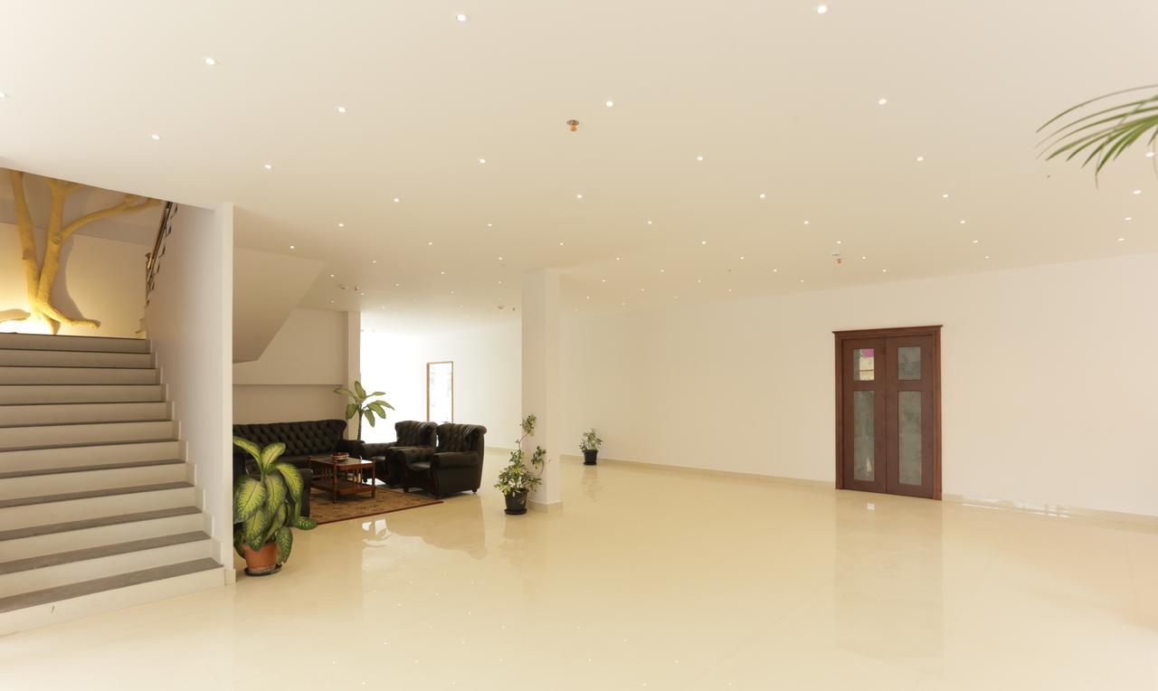 Heaven Gardens Hotel Kochi Luaran gambar