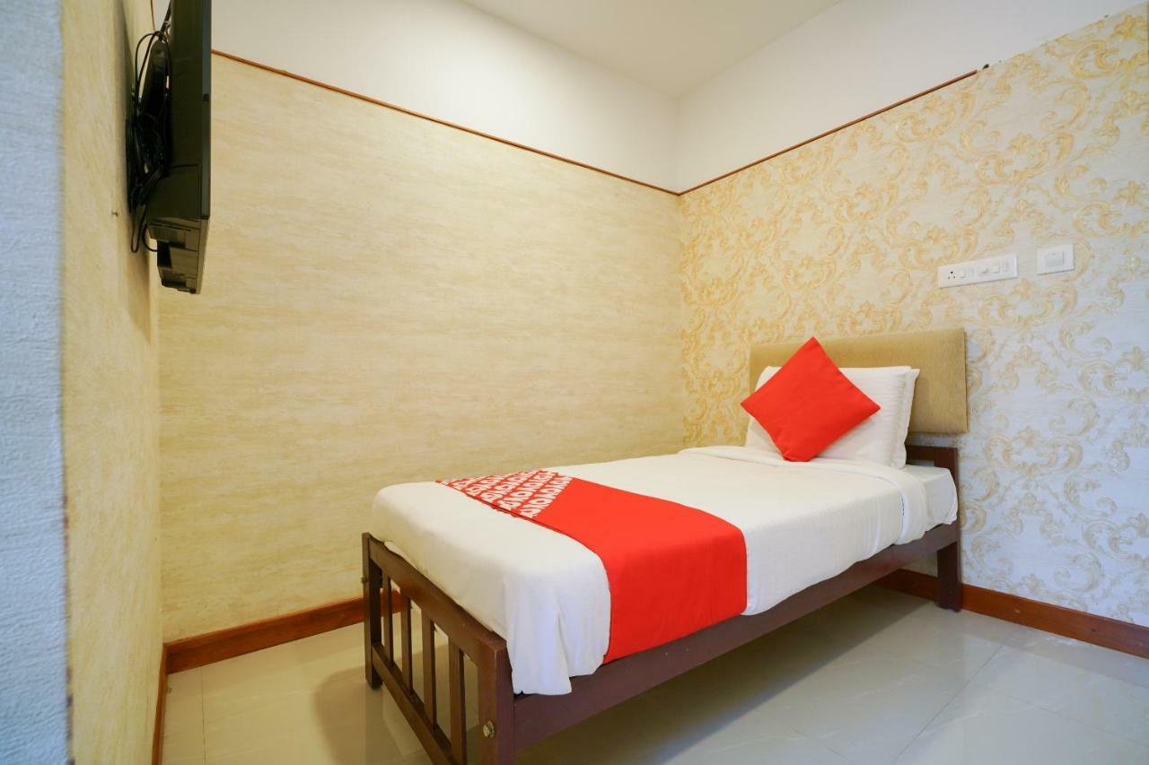 Heaven Gardens Hotel Kochi Luaran gambar