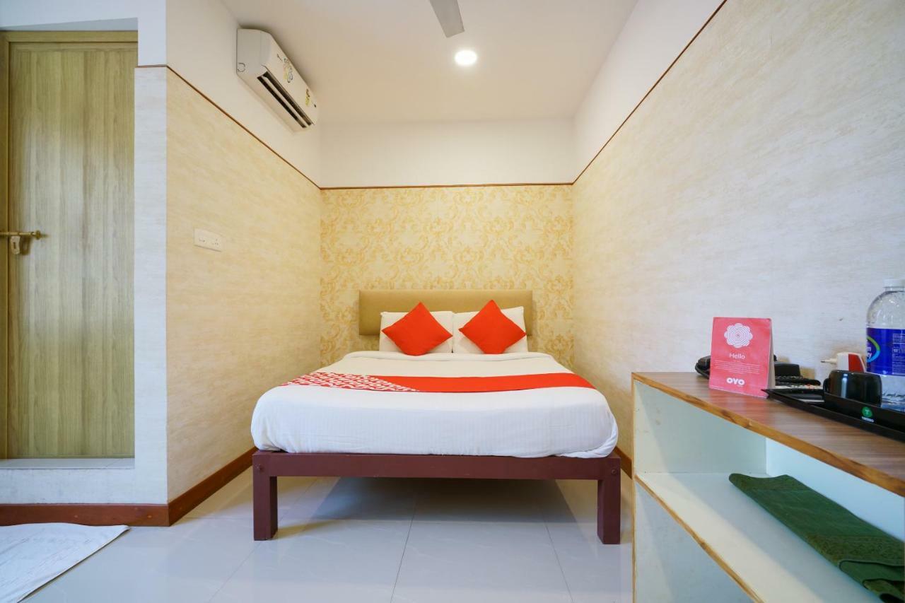Heaven Gardens Hotel Kochi Luaran gambar
