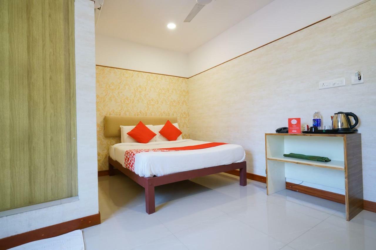 Heaven Gardens Hotel Kochi Luaran gambar