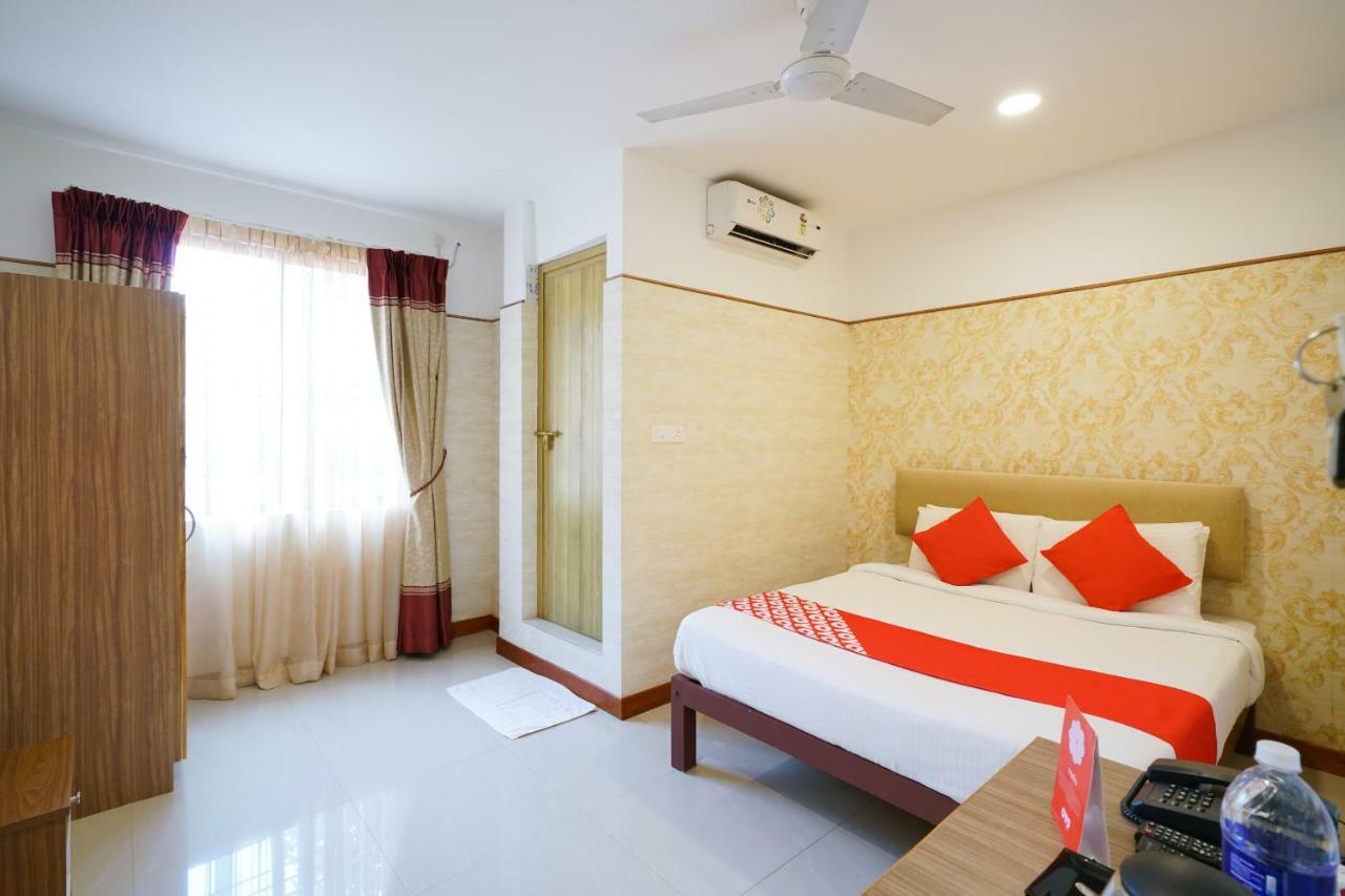 Heaven Gardens Hotel Kochi Luaran gambar