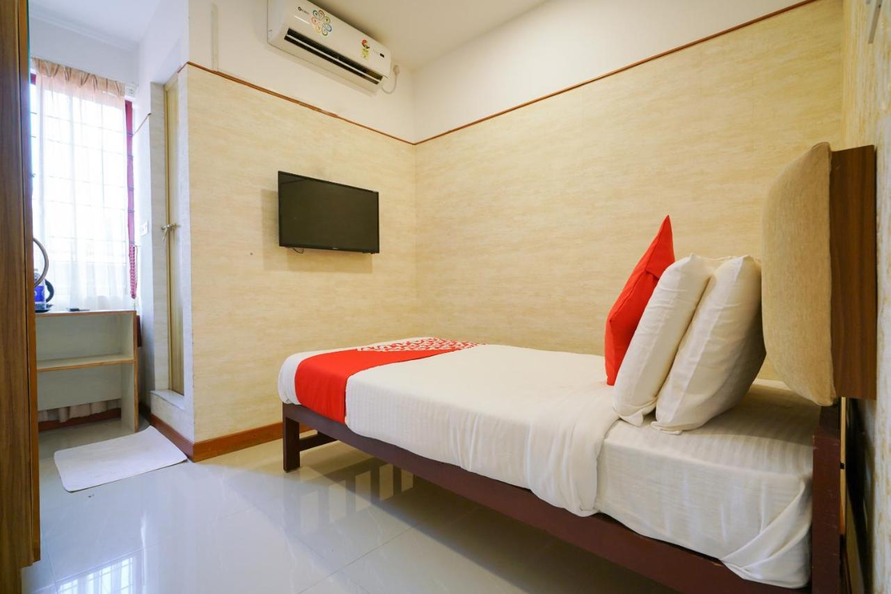 Heaven Gardens Hotel Kochi Luaran gambar